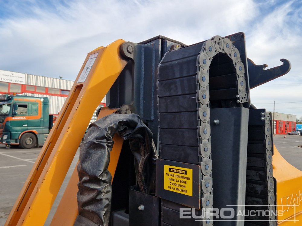 Emelő 2015 ATN PIAF 880R: 13 kép.