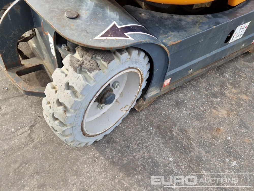 Emelő 2015 ATN PIAF 880R: 7 kép.