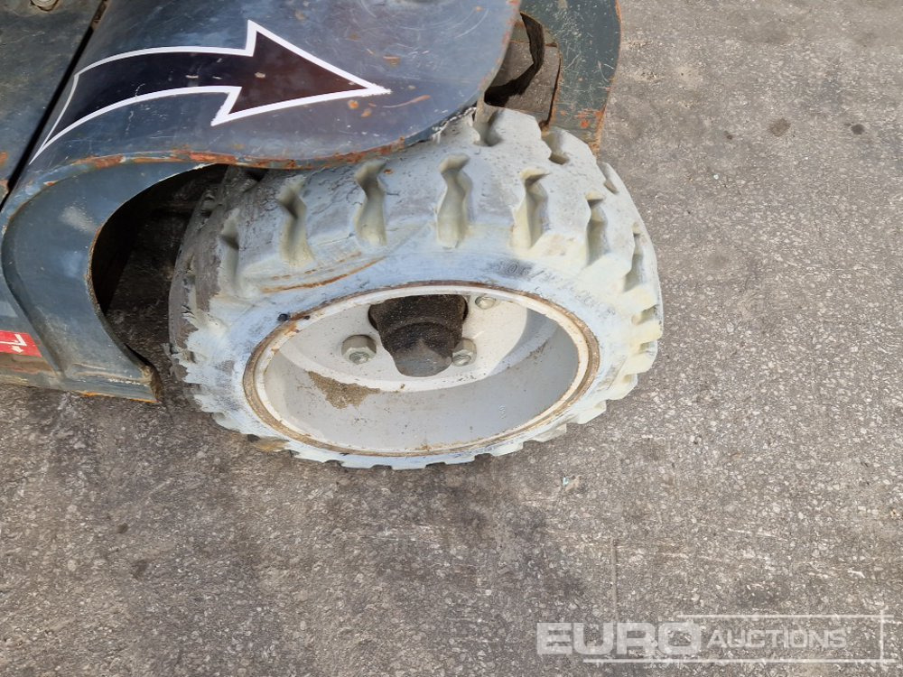 Emelő 2015 ATN PIAF 880R: 8 kép.