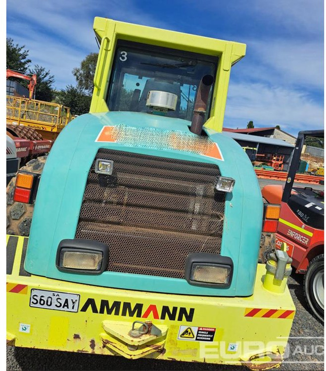 2015 Ammann ASC110D - Henger: 4 kép. 2015 Ammann ASC110D - Henger: 4 kép.