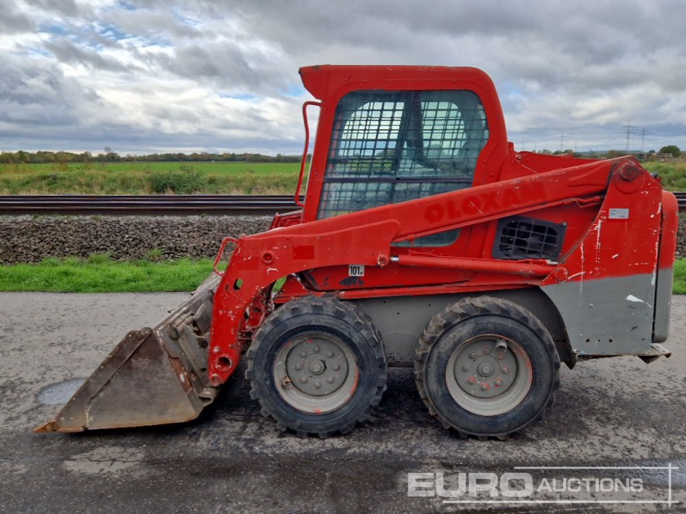 2015 Bobcat S450 - Mini homlokrakodó: 2 kép. 2015 Bobcat S450 - Mini homlokrakodó: 2 kép.