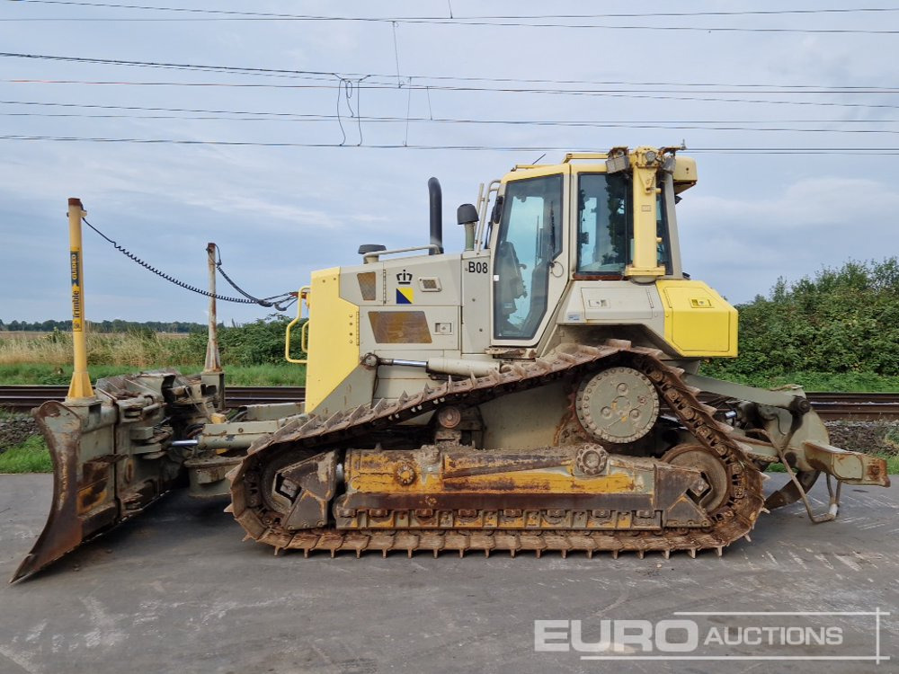 2015 CAT D6N LGP - Buldózer: 2 kép. 2015 CAT D6N LGP - Buldózer: 2 kép.