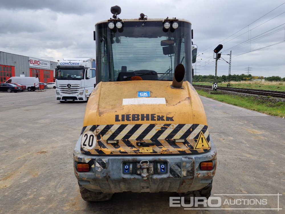 2015 Liebherr L508C - Gumikerekes homlokrakodó: 4 kép. 2015 Liebherr L508C - Gumikerekes homlokrakodó: 4 kép.