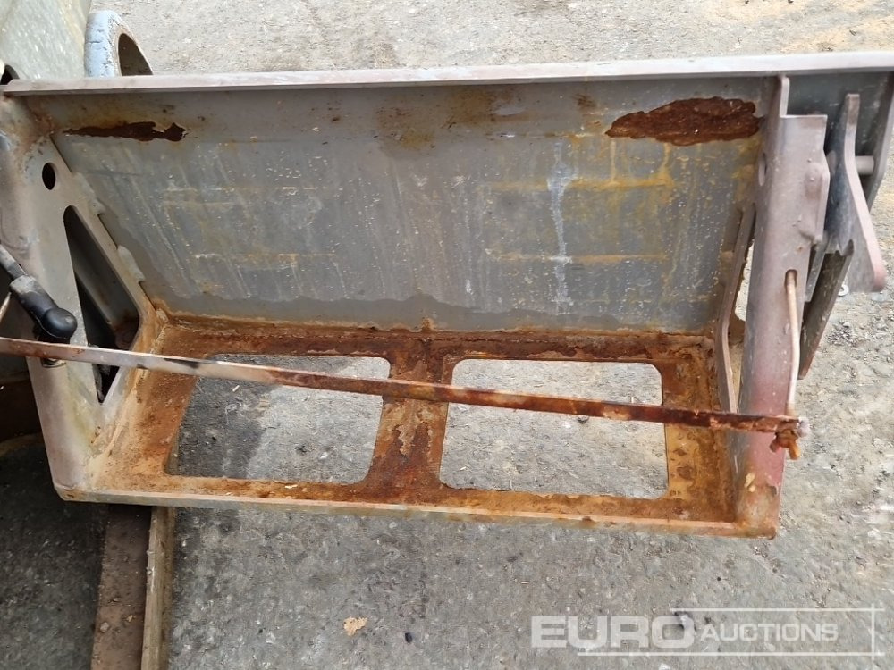 Emelő 2016 ATN PIAF 660RC: 17 kép.