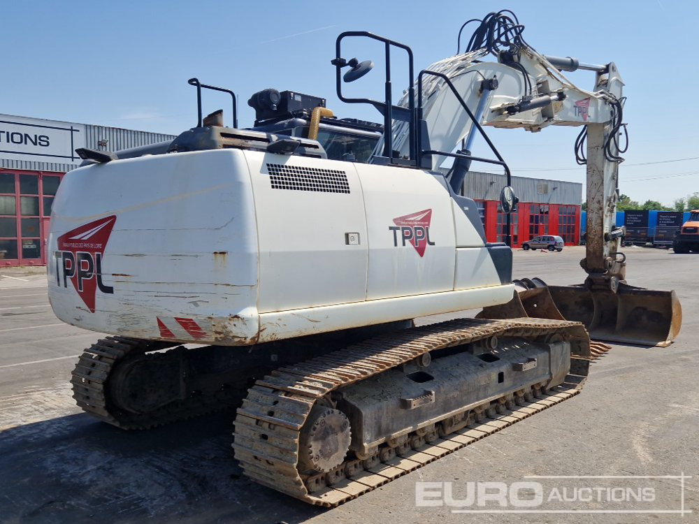 2016 Case CX210D - Lánctalpas kotró: 5 kép. 2016 Case CX210D - Lánctalpas kotró: 5 kép.