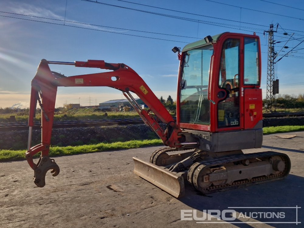 2016 Volvo ECR25D - Minikotró: 1 kép. 2016 Volvo ECR25D - Minikotró: 1 kép.