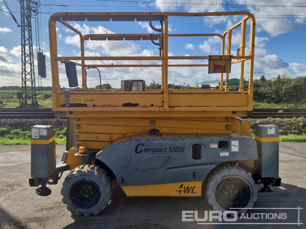 2017 Haulotte Compact 12DX - Emelő: 2 kép. 2017 Haulotte Compact 12DX - Emelő: 2 kép.