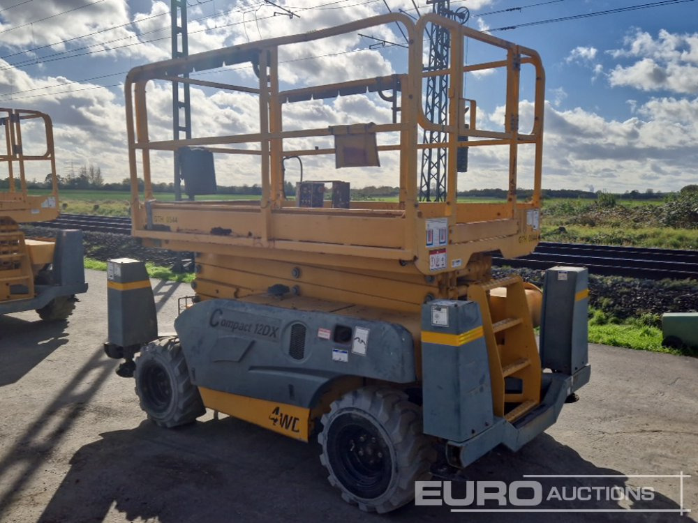 2017 Haulotte Compact 12DX - Emelő: 3 kép. 2017 Haulotte Compact 12DX - Emelő: 3 kép.