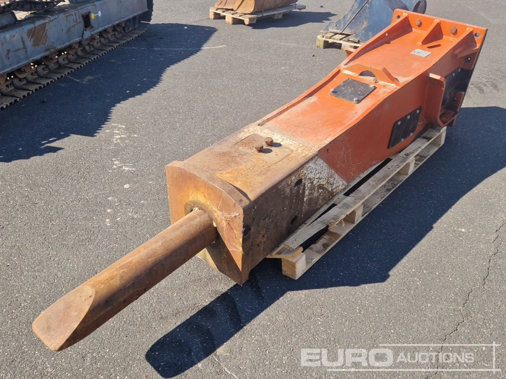 2017 Hydraulic Breaker - Hidraulikus törőfej: 1 kép. 2017 Hydraulic Breaker - Hidraulikus törőfej: 1 kép.