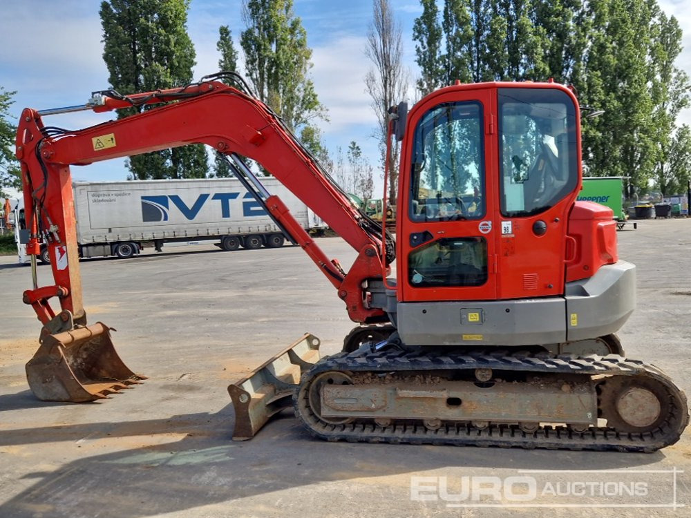 2017 Volvo ECR88D - Lánctalpas kotró: 2 kép. 2017 Volvo ECR88D - Lánctalpas kotró: 2 kép.