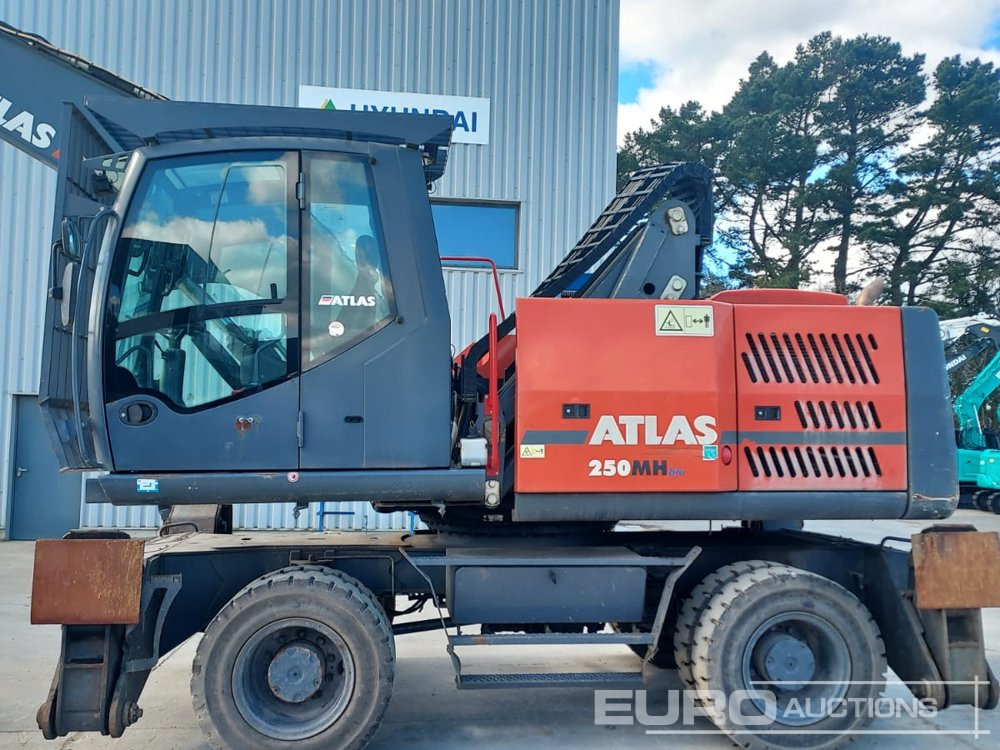 2018 Atlas 250MH - Gumikerekes kotró: 1 kép. 2018 Atlas 250MH - Gumikerekes kotró: 1 kép.