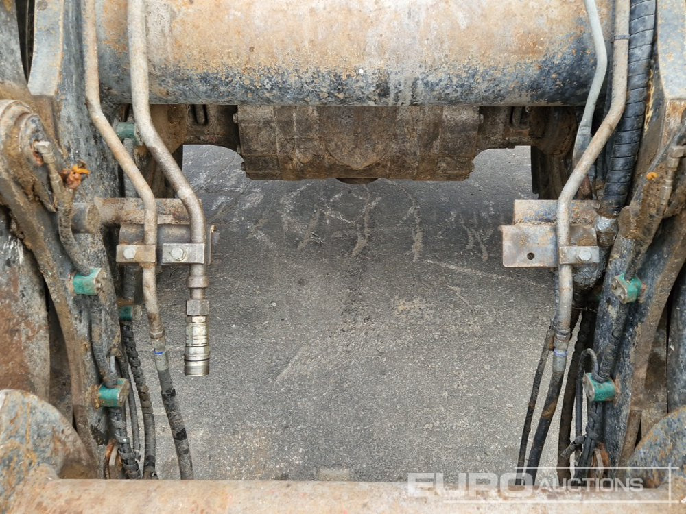 Gumikerekes homlokrakodó 2018 Hitachi ZW180-6: 13 kép.