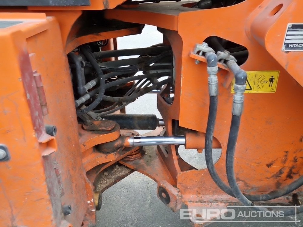 Gumikerekes homlokrakodó 2018 Hitachi ZW180-6: 18 kép.