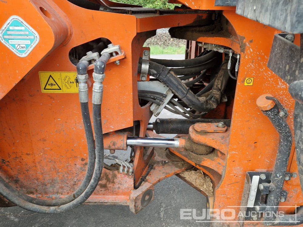 Gumikerekes homlokrakodó 2018 Hitachi ZW180-6: 17 kép.