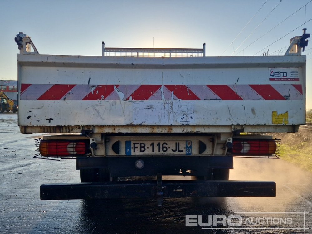 2018 Nissan NT400 - Billenőplatós kisteherautó: 4 kép. 2018 Nissan NT400 - Billenőplatós kisteherautó: 4 kép.