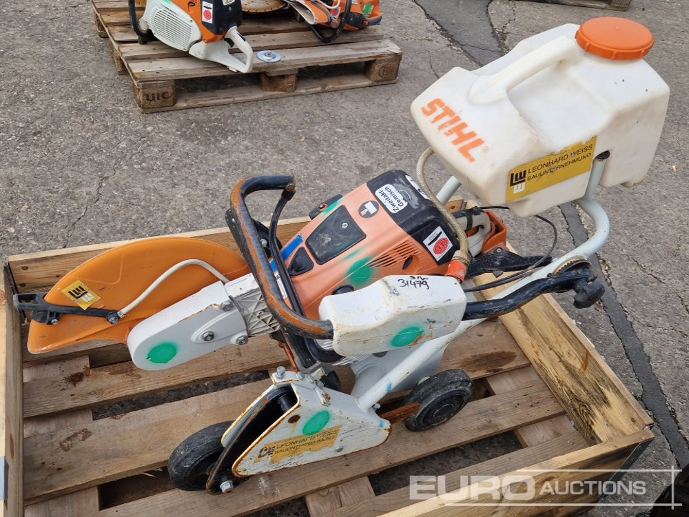 2018 Stihl TS800 - Aszfaltozó gép: 1 kép. 2018 Stihl TS800 - Aszfaltozó gép: 1 kép.