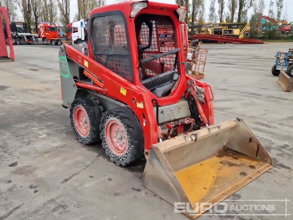 Mini homlokrakodó 2019 Bobcat S450: 6 kép. Mini homlokrakodó 2019 Bobcat S450: 6 kép.