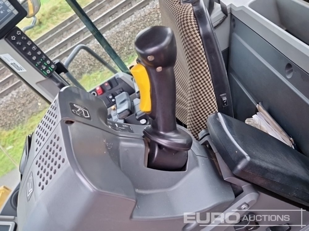 Gumikerekes homlokrakodó 2019 CAT 966M: 34 kép.