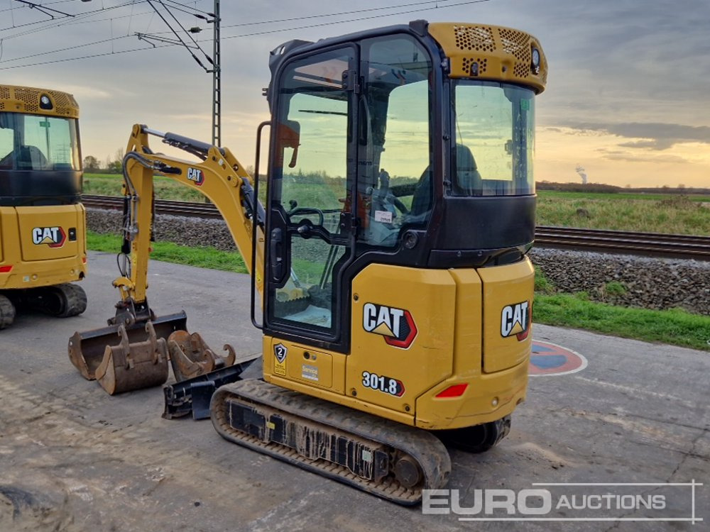 2022 CAT 301.8 - Minikotró: 3 kép. 2022 CAT 301.8 - Minikotró: 3 kép.