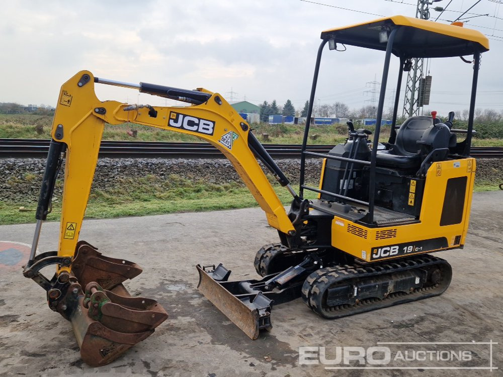 2022 JCB 19C-1 - Minikotró: 1 kép. 2022 JCB 19C-1 - Minikotró: 1 kép.