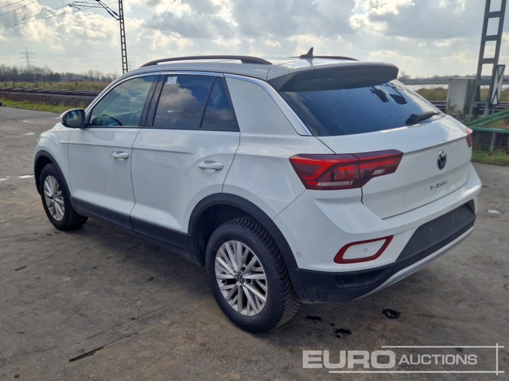 2024 Volkswagen T-Roc - Terepjáró/ SUV: 3 kép. 2024 Volkswagen T-Roc - Terepjáró/ SUV: 3 kép.