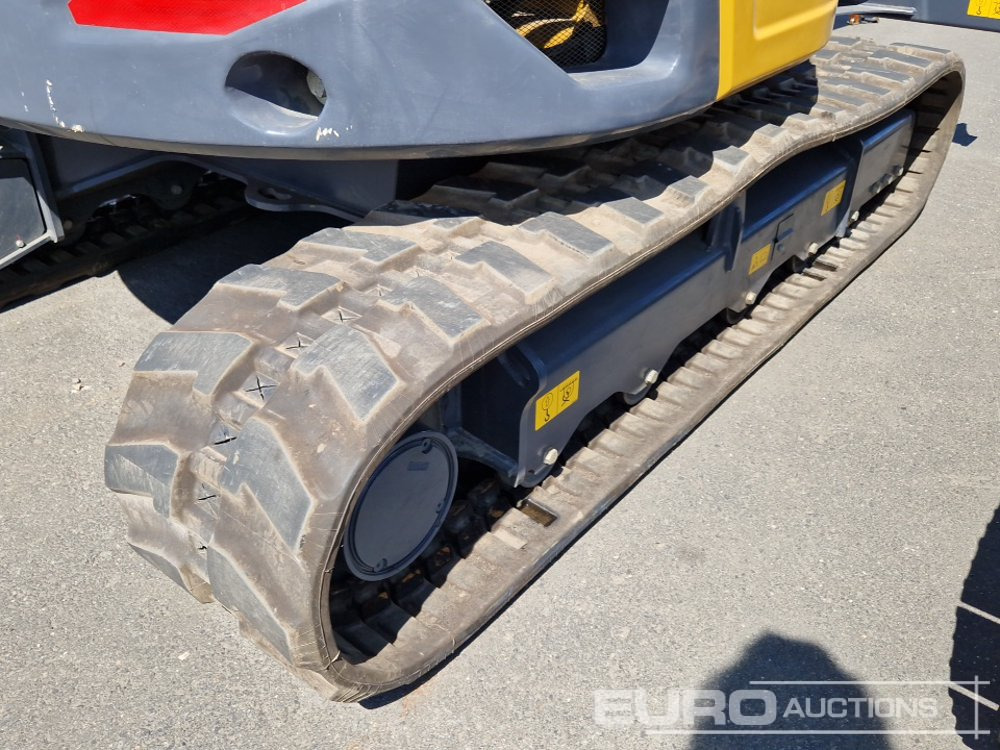 2024 XCMG XE55U - Minikotró: 2 kép. 2024 XCMG XE55U - Minikotró: 2 kép.