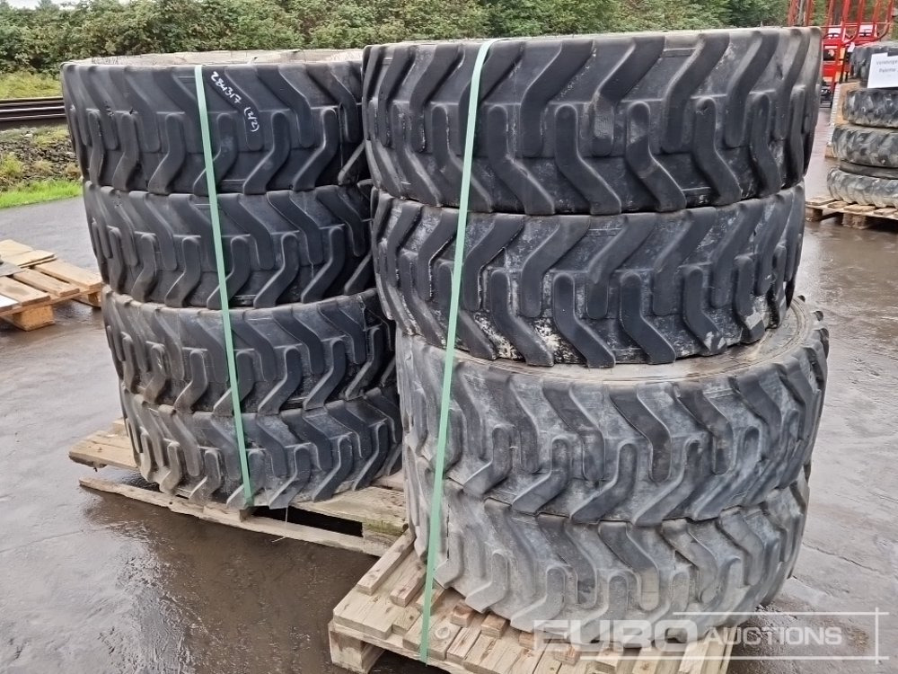 275/70R22.5 Tyres with Rims (8 of) - Gumiabroncs: 1 kép. 275/70R22.5 Tyres with Rims (8 of) - Gumiabroncs: 1 kép.