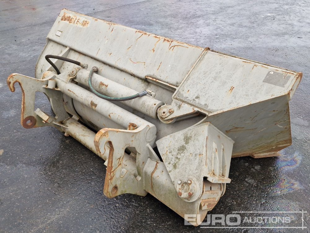 70" Front Liading Hydraulic Side Tip Bucket to suit Atlas Wheeled Loader - Kanál: 3 kép. 70" Front Liading Hydraulic Side Tip Bucket to suit Atlas Wheeled Loader - Kanál: 3 kép.