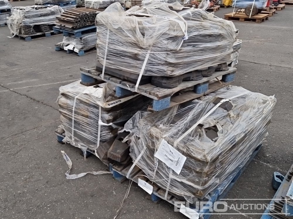 500mm Rubber Block Pads to suit Volvo EC305/EC330 (3 Pallets) - Alkatrész - Kotrógép: 4 kép. 500mm Rubber Block Pads to suit Volvo EC305/EC330 (3 Pallets) - Alkatrész - Kotrógép: 4 kép.