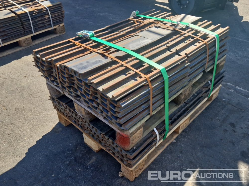 600mm Steel Plates to suit Hitachi ZX210-6 - Alkatrész - Kotrógép: 4 kép. 600mm Steel Plates to suit Hitachi ZX210-6 - Alkatrész - Kotrógép: 4 kép.
