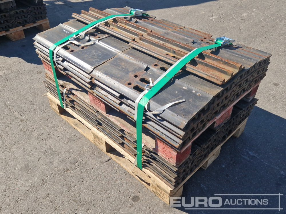600mm Steel Plates to suit Hitachi ZX225-6 - Alkatrész - Kotrógép: 1 kép. 600mm Steel Plates to suit Hitachi ZX225-6 - Alkatrész - Kotrógép: 1 kép.