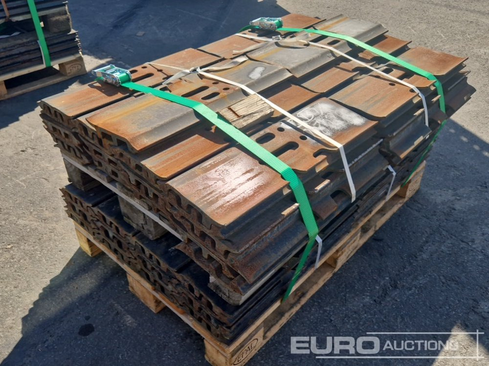 600mm Steel Plates to suit Komatsu PC210 - Alkatrész - Kotrógép: 2 kép. 600mm Steel Plates to suit Komatsu PC210 - Alkatrész - Kotrógép: 2 kép.