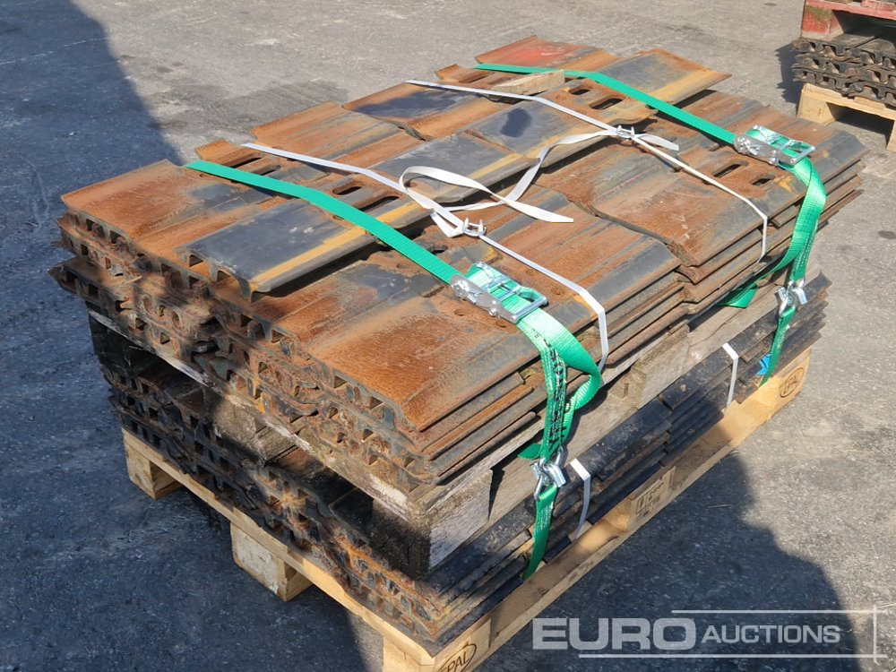 600mm Steel Plates to suit Komatsu PC210 - Alkatrész - Kotrógép: 4 kép. 600mm Steel Plates to suit Komatsu PC210 - Alkatrész - Kotrógép: 4 kép.
