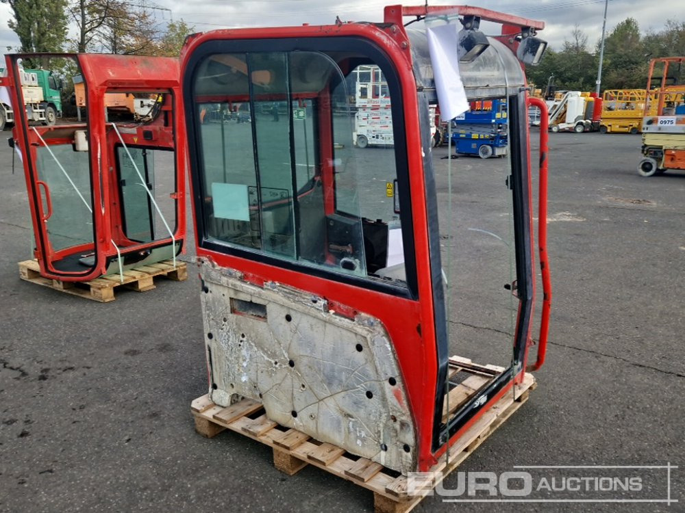 Cabin to suit JCB Z48-1 - Alkatrész - Kotrógép: 4 kép. Cabin to suit JCB Z48-1 - Alkatrész - Kotrógép: 4 kép.