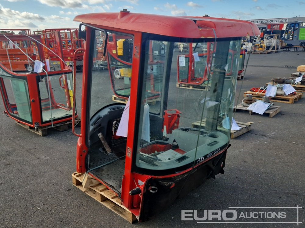 Cabin to suit Volvo L30G - Alkatrész: 2 kép. Cabin to suit Volvo L30G - Alkatrész: 2 kép.