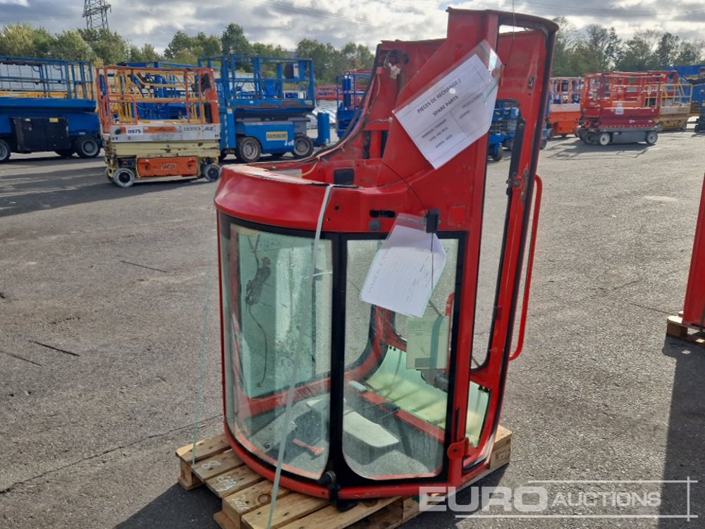 Cabin to suit Yanmar VIO20-4 - Alkatrész - Kotrógép: 4 kép. Cabin to suit Yanmar VIO20-4 - Alkatrész - Kotrógép: 4 kép.