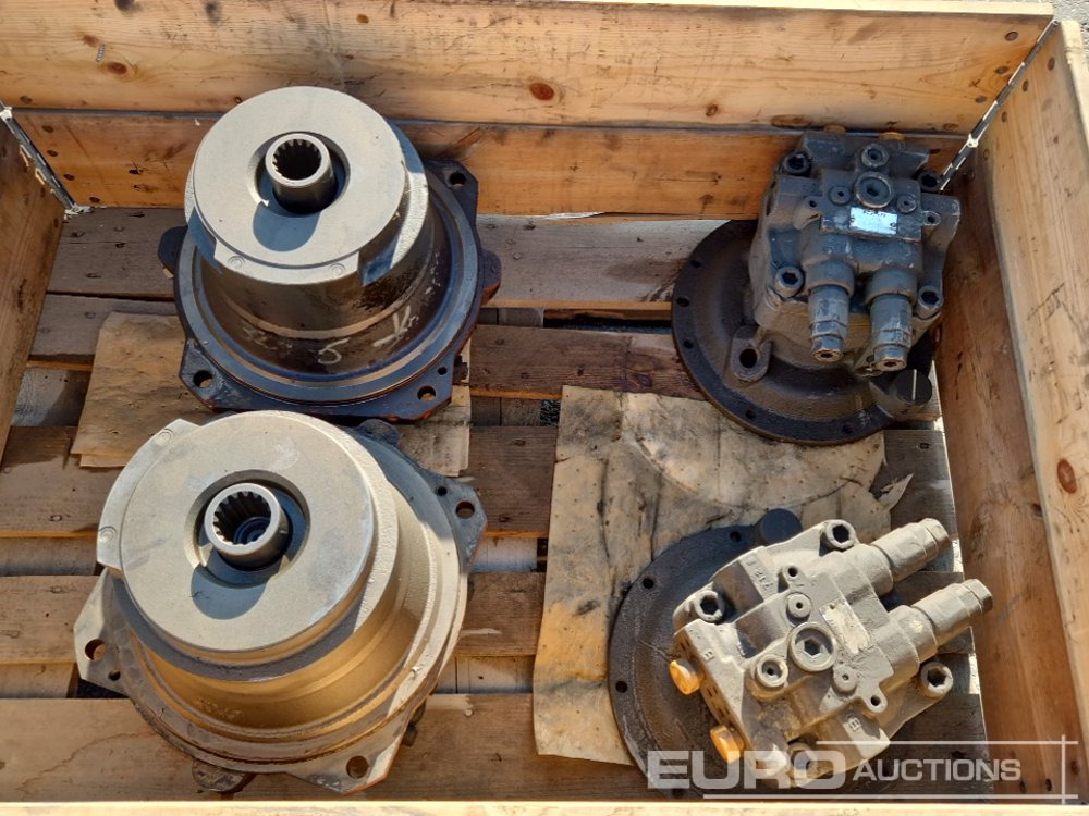 Drive Motor (2 of) Swing Motor (2 of) to suit Hitachi ZX870 - Alkatrész: 1 kép. Drive Motor (2 of) Swing Motor (2 of) to suit Hitachi ZX870 - Alkatrész: 1 kép.