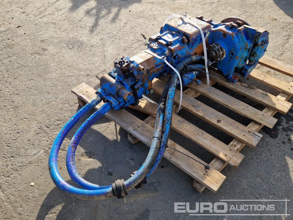 Driver Gear with Engine to suit Fuchs - Alkatrész: 4 kép. Driver Gear with Engine to suit Fuchs - Alkatrész: 4 kép.