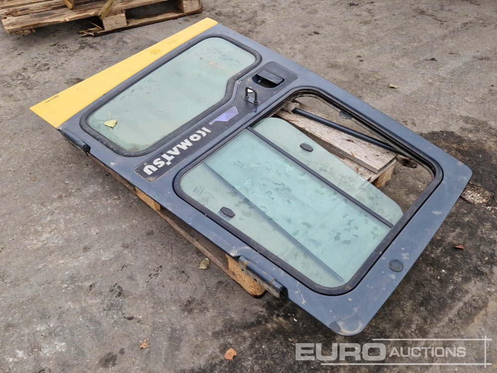 Komatsu Door to suit Wheeled Excavator PW170 - Alkatrész: 2 kép. Komatsu Door to suit Wheeled Excavator PW170 - Alkatrész: 2 kép.