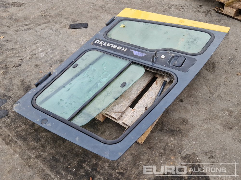 Komatsu Door to suit Wheeled Excavator PW170 - Alkatrész: 3 kép. Komatsu Door to suit Wheeled Excavator PW170 - Alkatrész: 3 kép.