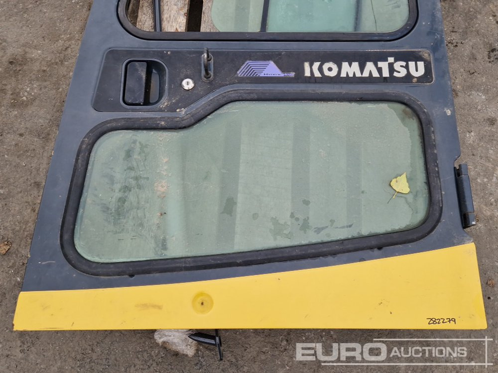 Komatsu Door to suit Wheeled Excavator PW170 - Alkatrész: 5 kép. Komatsu Door to suit Wheeled Excavator PW170 - Alkatrész: 5 kép.