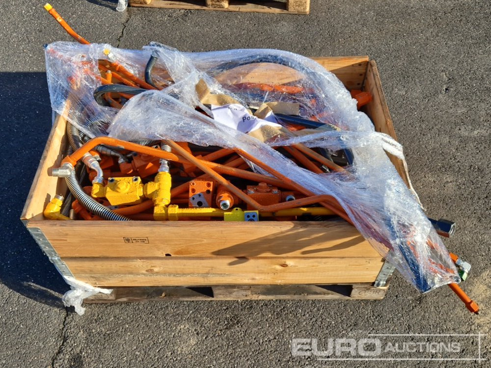 Pallet of Assorted B-Hammer Pipes to suit Hitachi Excavavtor - Alkatrész - Kotrógép: 1 kép. Pallet of Assorted B-Hammer Pipes to suit Hitachi Excavavtor - Alkatrész - Kotrógép: 1 kép.
