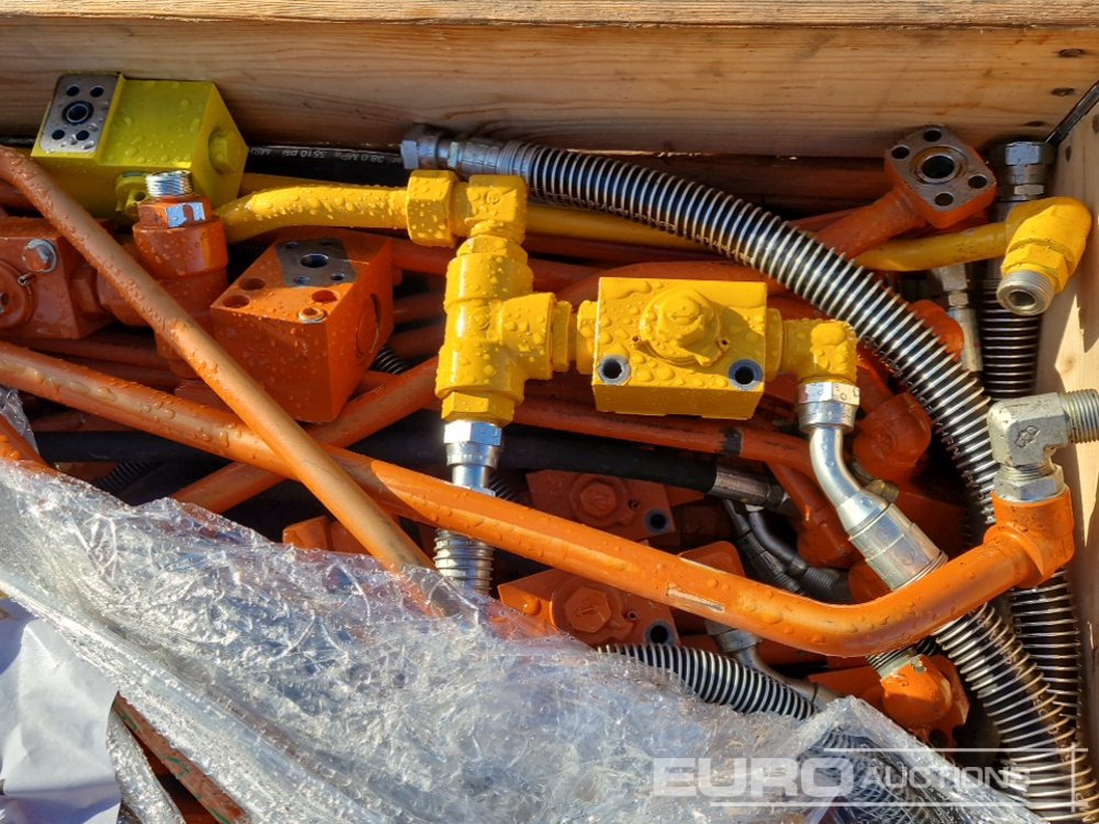 Pallet of Assorted B-Hammer Pipes to suit Hitachi Excavavtor - Alkatrész - Kotrógép: 3 kép. Pallet of Assorted B-Hammer Pipes to suit Hitachi Excavavtor - Alkatrész - Kotrógép: 3 kép.