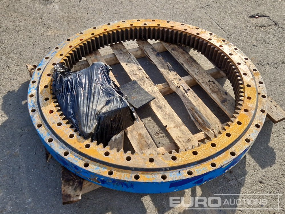 Slew Ring to suit Fuchs 331 - Alkatrész - Kotrógép: 2 kép. Slew Ring to suit Fuchs 331 - Alkatrész - Kotrógép: 2 kép.