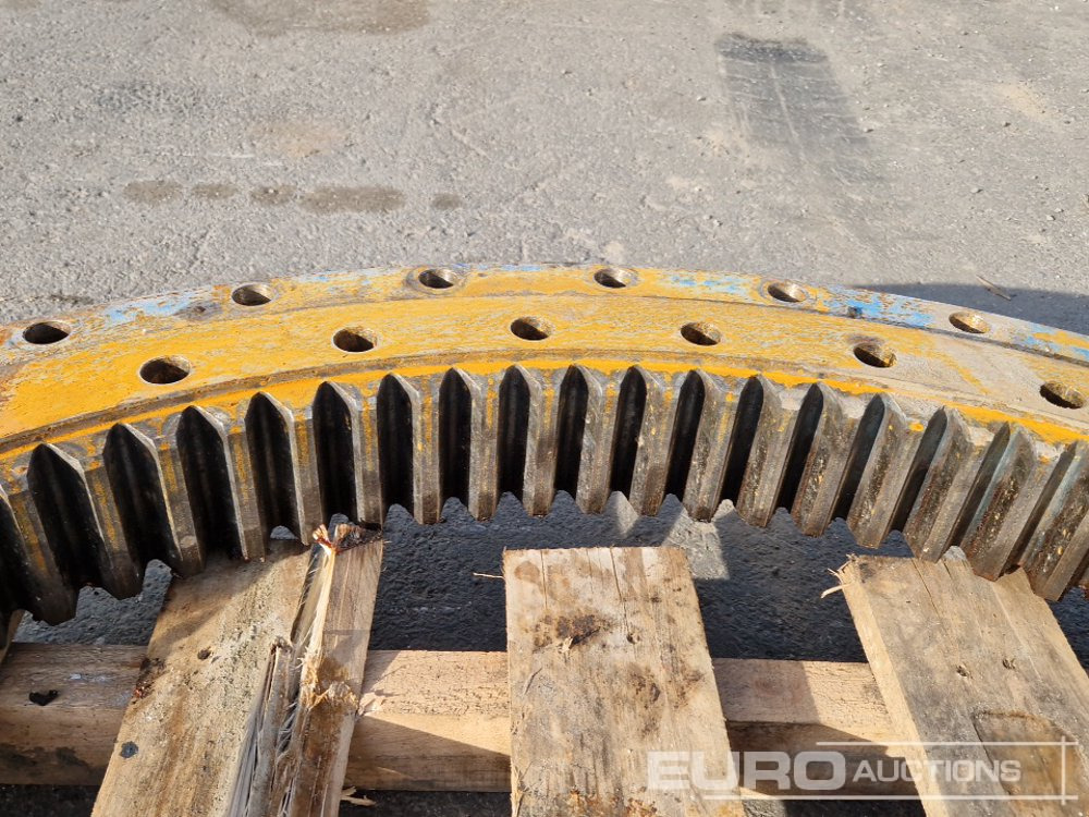 Slew Ring to suit Fuchs 331 - Alkatrész - Kotrógép: 5 kép. Slew Ring to suit Fuchs 331 - Alkatrész - Kotrógép: 5 kép.