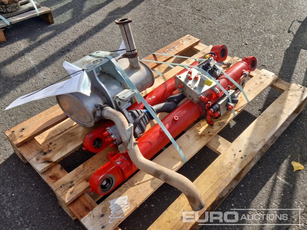 Spare Parts, Cylinder, Joysticks, Hydraulic Parts, Exhaust to suit Volvo ECR50D - Alkatrész - Kotrógép: 4 kép. Spare Parts, Cylinder, Joysticks, Hydraulic Parts, Exhaust to suit Volvo ECR50D - Alkatrész - Kotrógép: 4 kép.
