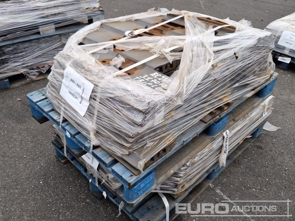Track Plates to suit Volvo - Alkatrész - Kotrógép: 2 kép. Track Plates to suit Volvo - Alkatrész - Kotrógép: 2 kép.