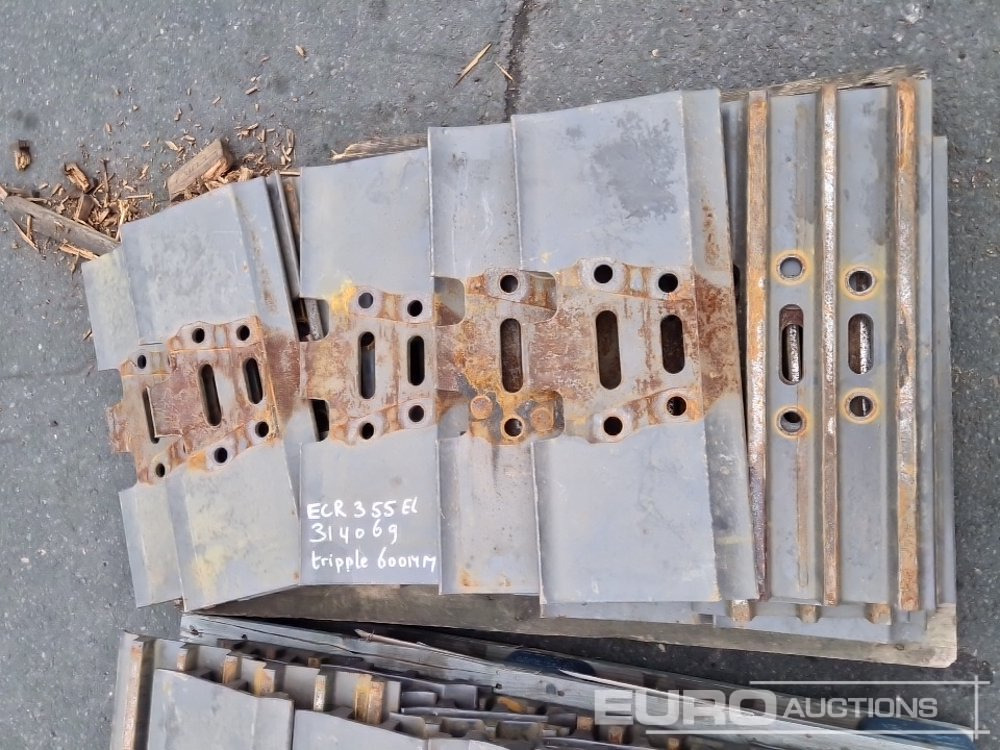 Track Plates to suit Volvo - Alkatrész - Kotrógép: 5 kép. Track Plates to suit Volvo - Alkatrész - Kotrógép: 5 kép.