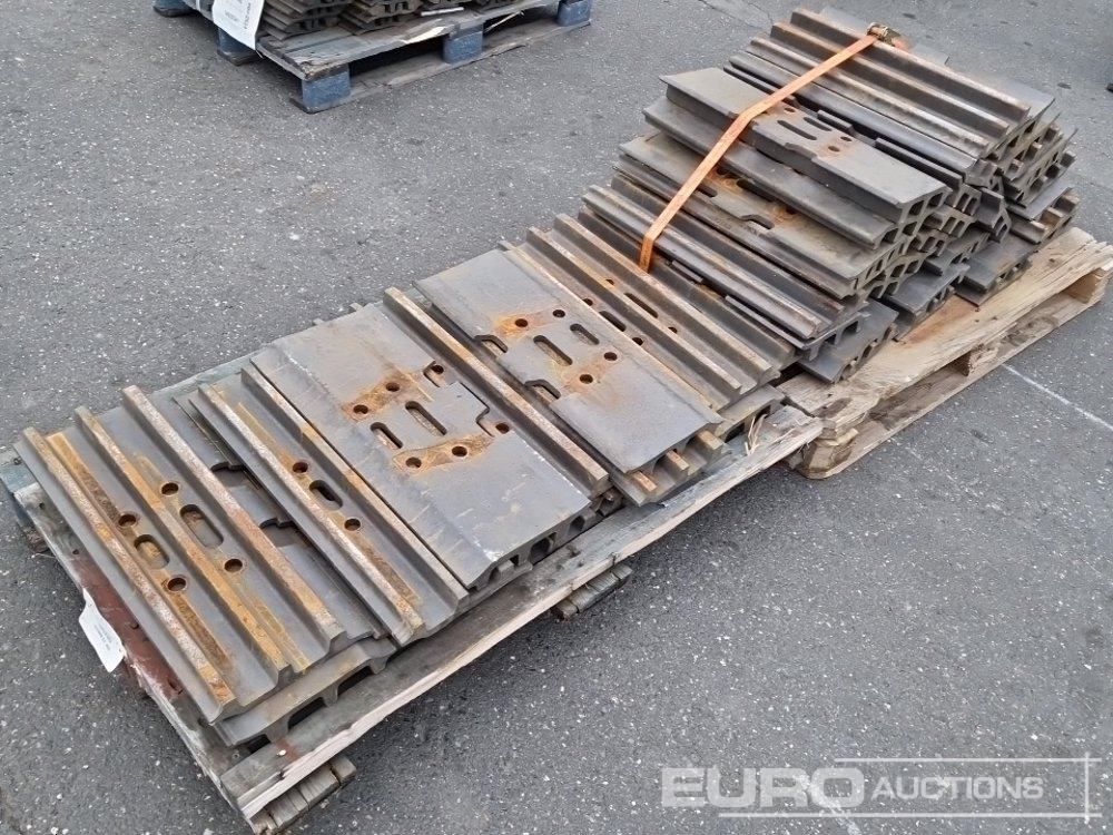 Track Plates to suit Volvo - Alkatrész - Kotrógép: 1 kép. Track Plates to suit Volvo - Alkatrész - Kotrógép: 1 kép.