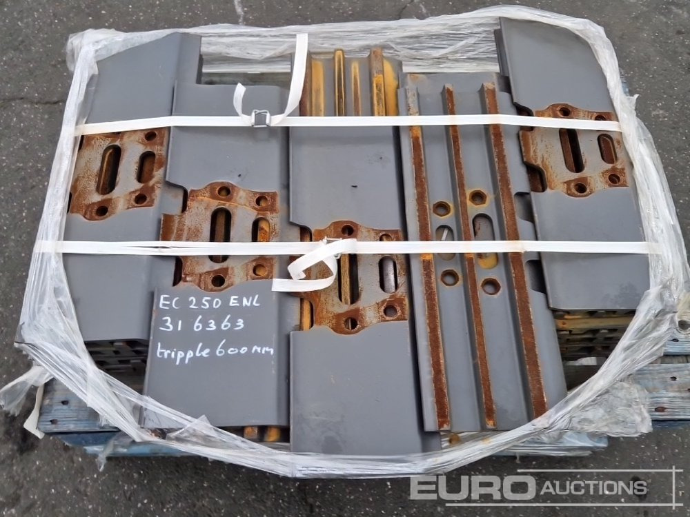 Track Plates to suit Volvo - Alkatrész - Kotrógép: 5 kép. Track Plates to suit Volvo - Alkatrész - Kotrógép: 5 kép.